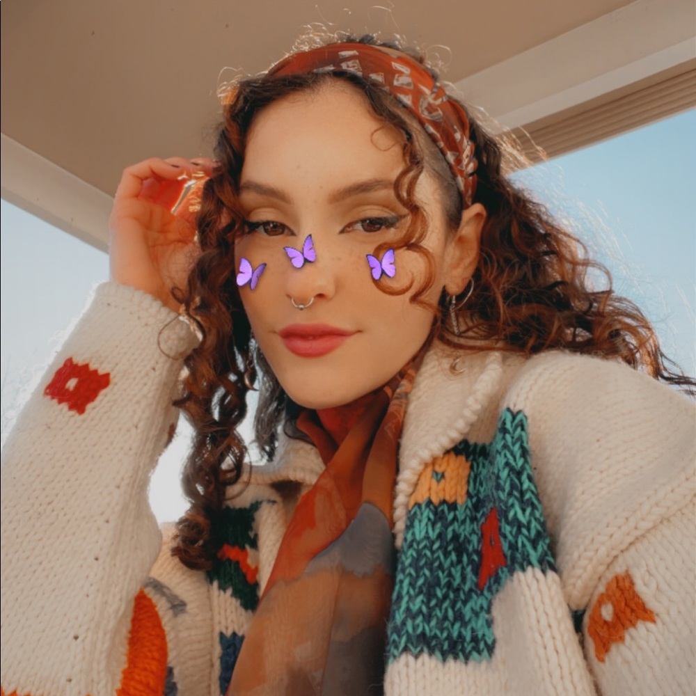 Meet your Posher, Megan🧚🏻‍♀️